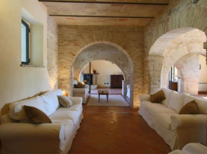 Villa with private pool on an estate near Assisi Tordandrea